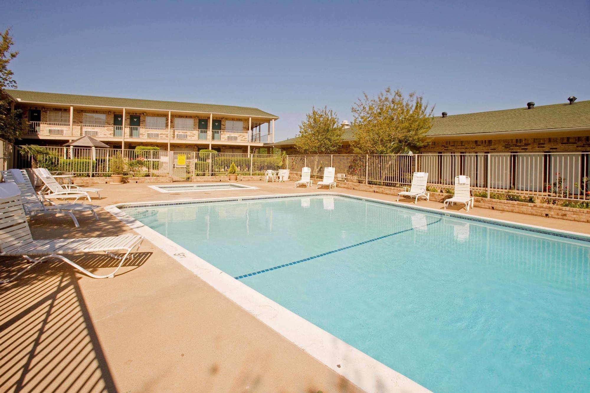 Oyo Lindale Hotel